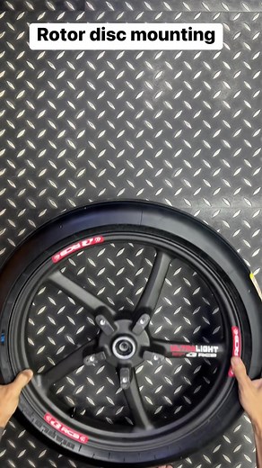 Floating rotor disc | MotoDeck