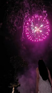 28K views · 477 reactions | “总会有一个人的出现 能治愈你受过伤的心 给你久违的安全 温暖你的世界 弥补你所有的遗憾 让你觉得一切值得。” 他对你的偏爱，不讲道理，不需理由，只因是你，所以例外。 哪怕只是一瞬间，也值得被记下。 #4寸16发烟花 | Jolynn Luah | Facebook