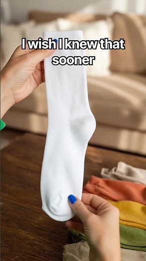 turn an ordinary sock into the cutest Halloween pumpkin 🧦🎃