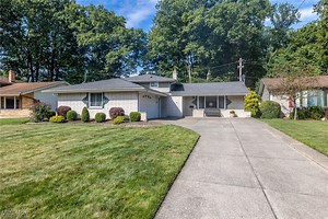 1872 Valewood Dr, Parma, OH 44134 - MLS 5155788 - Coldwell Banker