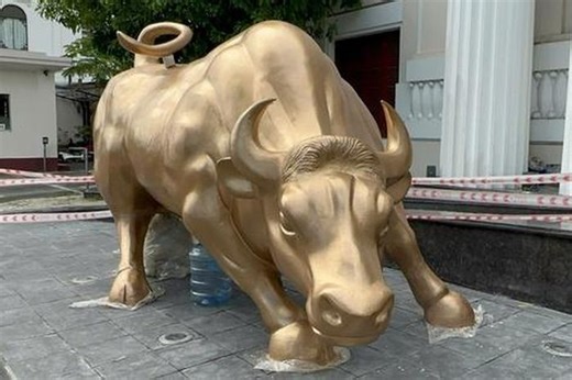 Sở Giao dịch Chứng khoán TPHCM thay biểu tượng 'bò tót tấn công' sau 25 năm?