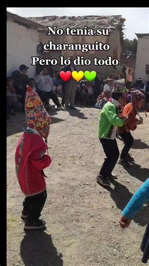 Encantador charanguito boliviano en Cochabamba