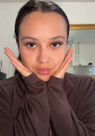 How to Apply Cluster Lashes: A Step-by-Step Tutorial