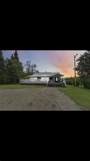 🌲✨ New Listing: Your Peaceful Country Paradise Awaits! ✨🌲 📍 2527 Parkland Dr, Parkland County Link to more pictures: https://loom.ly/DHZSLWQ Escape to 2.19 acres of tranquility in this stunning 3 bed, 2 bath 1883 sq ft. bungalow with a spacious loft, massive bedrooms, and a luxurious steam shower ensuite in the primary suite! All for LESS than a single family home in Edmonton. 🔥 Cozy up by the wood-burning fireplace in your 3 season room ✅ Enjoy updated windows, a durable deck and siding (20