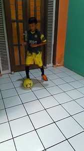 1.4M views · 12K reactions | ball mastery masterclass #training #soccer #skills #ballmastery #trainingsoccer #soccerskills #video #facebook #fyp #viral | Seto Bowo | Facebook