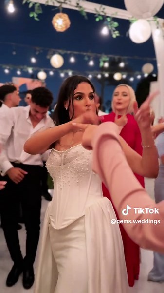 ‏Gems weddings for media coverage.