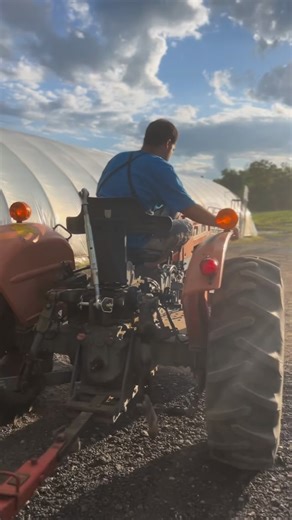 Last weekend for Hayrides and Pumpkin Picking!!! Tickets are live on our website, www.stokesfarm.com! Come join us for some Fall Fun! @secondstarscoops #bergencountynj #bergencountymoms #rocklandcountyny #rocklandcountyny #fallfarmfun #njfarms | Stokes Farm