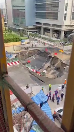 A road collapsed in Bangkok on Sept 24, 2025, forming a large sinkhole near Vajira Hospital due to subway construction. It disrupted traffic, damaged infrastructure, and led to evacuations, but no injuries were reported. | Substance News