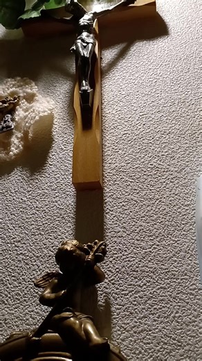 2026年1月8日降誕節公現後の木曜日 教会の祈り（聖務日課）【晩の祈り】 世界の平和のために祈ります。 (会の指導司祭、各地の会員とリモートで繋がり共に祈っています) | 贖い主信徒の会/Associates of Redemptoristine Nuns in Japan