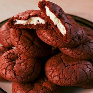 These red velvet cookies are STUFFED with cream cheese frosting 😱 Full recipe: http://dlsh.it/n4I5IMy | Delish