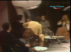📰 Mise au Point et Action en Réponse aux Diffamations Médiatiques Suite à la récente émission diffusée sur France Télévisions et présentée par Faustine Bollaert, qui a de nouveau visé Claude François, la famille réagit fermement. 1. Réponse Officielle de Claude François Junior : Droit de Réponse : Claude François Junior a adressé une demande de droit de réponse officielle à France Télévisions. Lettre Ouverte : Une fois la réponse reçue, il rédigera une lettre ouverte que nous partagerons intégr