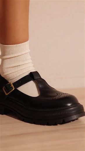 Women's Mary Jane Shoes with Dress, Low Heel Chunky Sole, Round Toe Bare Strap, Thick Bottom Boots, Vintage Casual Shoes for Daily Wear #shoesfootwear #shoesforwidefeet #womenheels #womenscasualshoes #shoeobsession #ootdshoes #funstylishshoes #womensflats #shoetrend #sportshoesforwomen