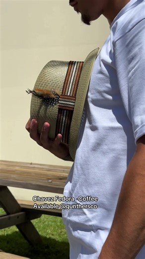 Step up your style with the Chavez Fedora by Gunthers — that smooth coffee color, handcrafted lowrider vibes straight from Mexico. Perfect fit for every cabeza: SM: 7 (56cm) MD: 7 1/4 (57.5cm) LG: 7 1/2 (59.5cm) XG: 7 3/4 (62.5cm) . ✊🏽☕️🧢 #fyp #chavez #fedora #gunthers #santaaana
