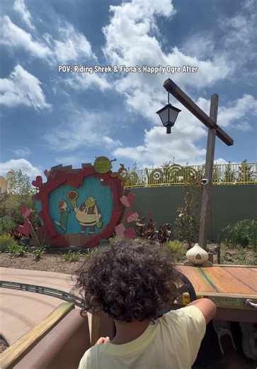 Shrek & Fiona’s Happily Ogre After ride POV - Universal Kids Resort
