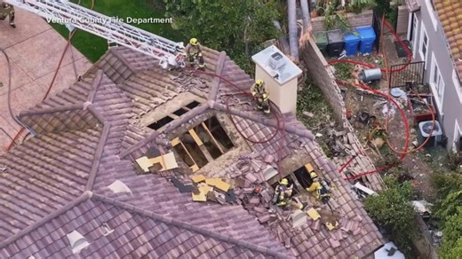 Small plane crashes into Simi Valley neighborhood