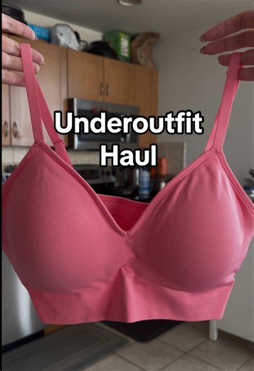 I could not WAIT to share my @Underoutfit haul with you all, and it’s here! The quality of these underwire bras literally has me so shocked, and they are easily the COMFIEST bras I’ve ever worn. The new store is open in Rittenhouse, perfect to swing by after work if you work in Center City, or spend the weekend shopping and grab dinner at one of the amazing local restaurants. Don’t forget to use code PHILLYLOVE for 20% Off In-Store, for a very limited time! 📍1611 Walnut St What style are you mo