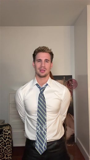 Brad Mondo (@bradmondonyc)’s video of how to cut your own hair