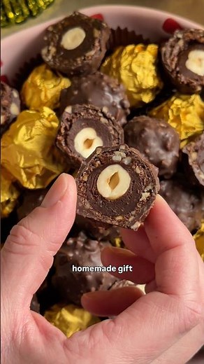 Homemade Ferrero Rocher (chocolate hazelnut truffles)