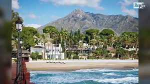 56K views · 52 reactions | Fuori piove, sogniamo con le spiagge più belle | Repubblica TV | Facebook