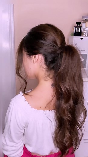 Coada cu Volum: Coafuri Elegante și Simple