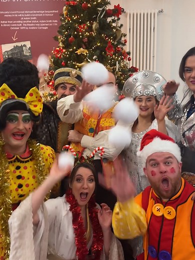 Aladdin Cast Shines in This Year's Panto Season