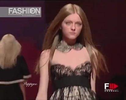 秀场回顾｜小仙女的小短裙#超模 #vladaroslyakova #秀场 #blumarine