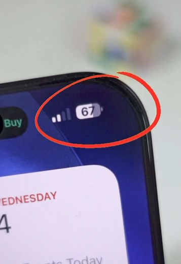 your iphone screen is killing your battery faster than you think 👀 these iphone battery tips help extend battery life without low power mode. simple display changes = better battery health and battery optimization. were these settings already on for you or nah? comment below 👇 #iphonebatterylife #batterysavingtips #LearnOnTiktok #tiktoklearningcampaign #techtips