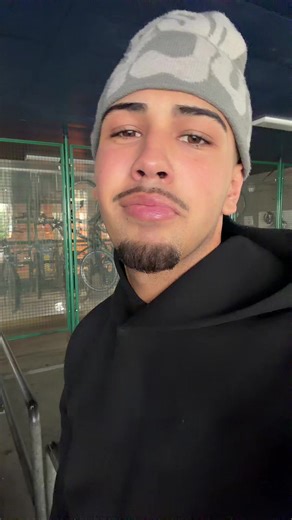 esat sánchez (@backup.esat)’s videos with Originalton - Flark