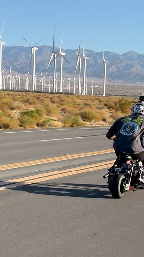 When gasoline is too high what do you do 🤔pull out the #minibikes😂😂🤘🏾 #dragbike #cruising #75mph #demonbuilt #MiniBoys #fypシ゚viralシfypシ゚ #palmspringslife #viralphotochallenge | yzdemon416