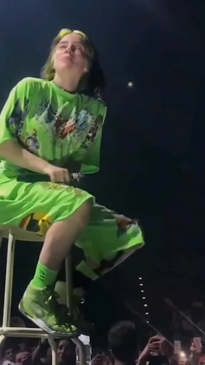 Billie Eilish Crying - Understanding the Death of XXXTentacion