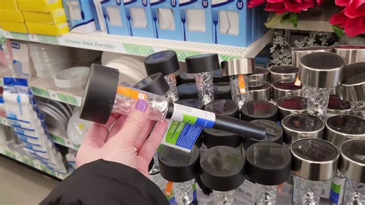 Pickle jar patio solar lantern