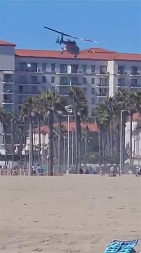 114K views · 2.2K reactions | A helicopter crash just occurred in Huntington Beach, California. Pray for all those aboard. | Linda Traitz | Facebook