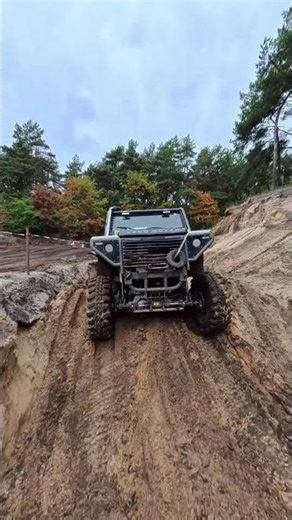 High Lift, Higher Confidence 💥 LR Defender CRUSHES the Hills!