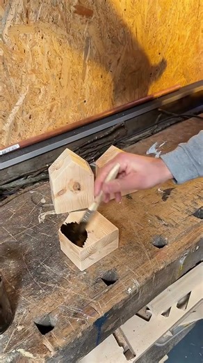 DIY Haus Kerzenständer aus Restholz 🕯️ Wie schön sind die bitte? 🤩 Anleitung ⬇️ Das brauchst