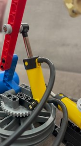 Pneumatic Lift Demonstration #mechanism #lego #technic #legotechnic #legos #mechanical #educational #engineering #mechanicalengineering #physics #mechanisms #diy #legotechniques #legotechnics | Bricks Master Builders