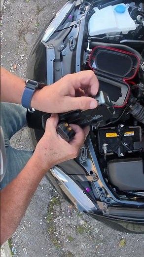 Is your car battery dead? Fix it in 2 minutes ⚡ #tip