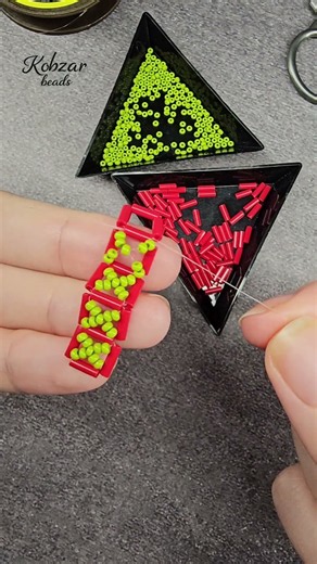Eye-catching beaded ring. 💍 Bead weaving for beginners.
