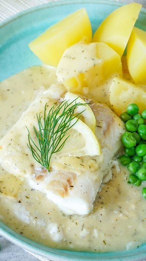 🐟✨ Fisch in Senfsoße ist unser Highlight für den Fisch-Freitag! https://www.familienkost.de/rezept_fisch-in-senfsosse.html Die Zubereitung geht blitzschnell, denn wir kochen einfach nur die schnelle Soße zu Fisch - den Rest erledigt der Ofen.🍽️👨‍👩‍👧‍👦 #familienessen #schnelleküche #fischfreitag #familienkost #wochenplan #einfachundlecker #saisonal #kochenmitkindern | Familienkost