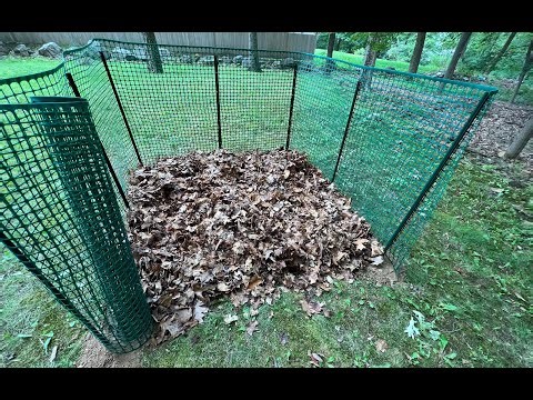 making a compost pile in the garden: cheap and easy