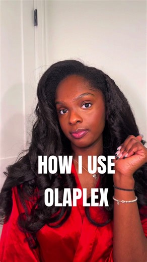 Cómo usar Olaplex para reparar el cabello rizado dañado