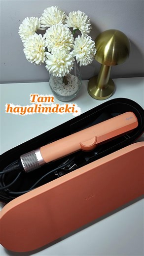 Sevdiğimden gelen tatlı sürpriz: Dyson Airstrait – Ceramic Apricot 🧡 #dyson