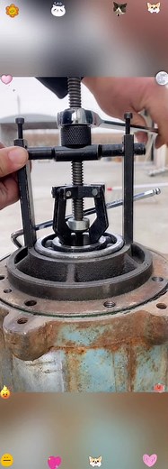 This is a forged-grade puller disassembly tool, a universal puller for inner hole bearing disassembly, a three-jaw puller bearing removal tool #DisassembleBearing #InnerBearingPuller #HighPerformancePracticalTools #MaintenanceTools #MechanicalMaintenance #TikTokShopLastChance #TikTokShopNewYearNewAura #spotlightfinds