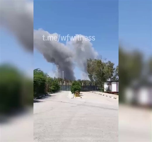 ⚡️The US and Israel have attacked Iran's Kharg Island, a key oil export hub, — Clash Report.Strikes on a bridge on the Tabriz-Zanjan highway and a railway bridge near Yahyaabad in Kashan are also reported.👉 Follow @blyskavka_ua