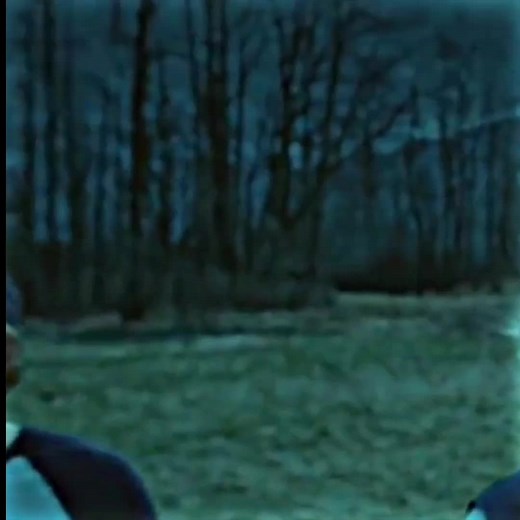 Lateef Crowder e Ryan McCarthy em edição de Crepúsculo