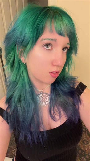 Mermaid Hair Ideas for Vibrant Aqua Looks