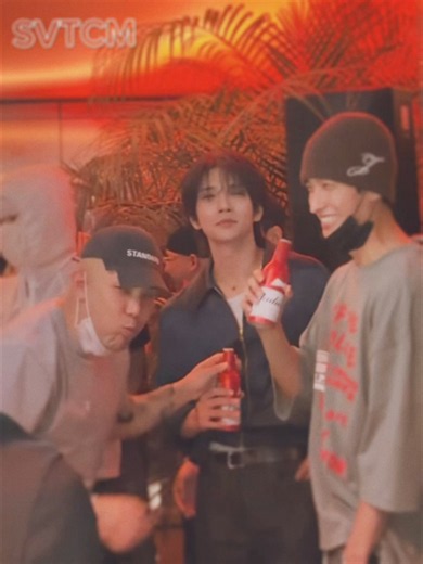 #MINGHAO, #VERNON, AND #SEVENTEEN || so sweet how some of v8's hyungs were there aaa || #seventeen17_official #seventeenedit #seventeen세븐틴 #seventeenrighthere #seventeenkpop #svtcarat #ot13 #svt @fawningshua @sc0upzz @svt.4sh.cc @fatima_qayyumm7 @idinoeither