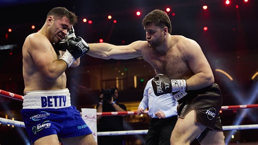 Fisher vs Allen 2: Was the original result correct? DAZN boxing reporter Matt Astbury re-scores the fight | DAZN News CA