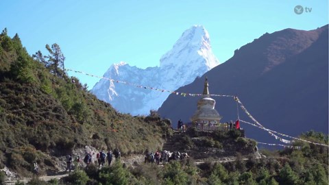 Everest guides accused of poisoning foreign climbers to force fake rescues in $20m scam