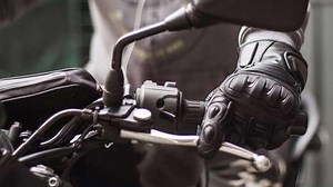 Biar Tarikan Kopling Motor Enteng, Lakukan Hal Ini