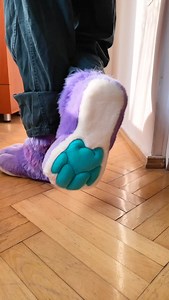 25K views · 3.3K reactions | We make custom paws! All information in highlights. Paws made for @what_the_dusk Our commissions for head, partial and full fursuits are open! All information on our website alfur.org - #furry #fursuit #fursuitmaker #cosplay #paws | Al fur | Facebook